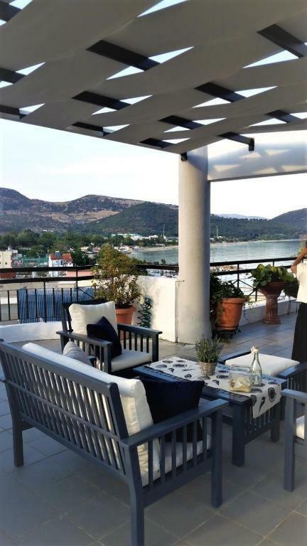 Port View Suites 2 Кавала Екстериор снимка