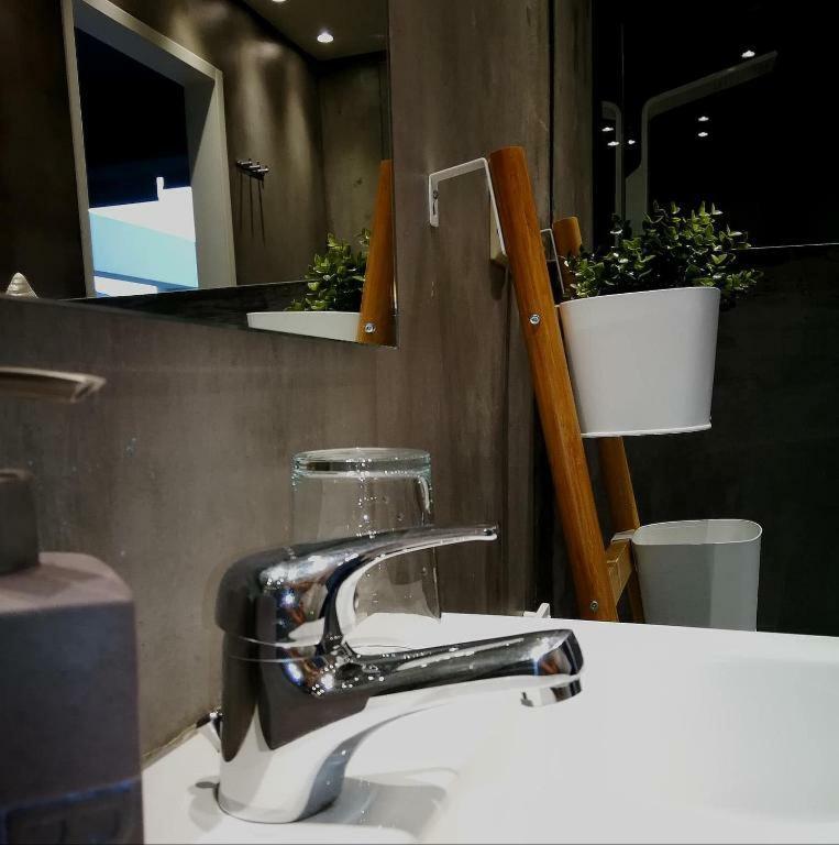 Port View Suites 2 Кавала Екстериор снимка